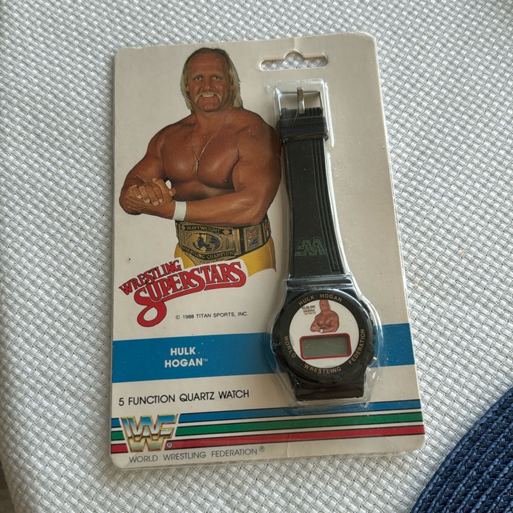 WWF WRESTLING SUPERSTARS Digital Watch Titan Sports Hulk Hogan New on Card